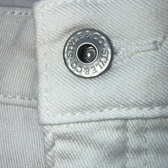 Style&Co Bermuda Shorts Womens 10 White Frayed Hem Floral Embroidery Stretch - Picture 6 of 11